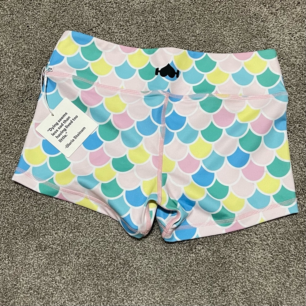 Wodbottom booty shorts